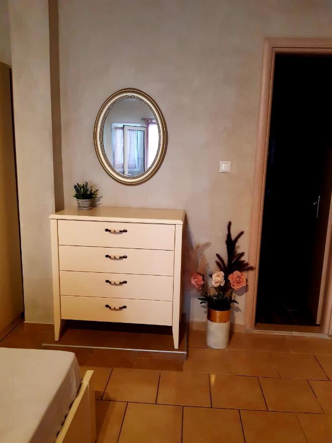 Nefelis Apartment Neoi Poroi