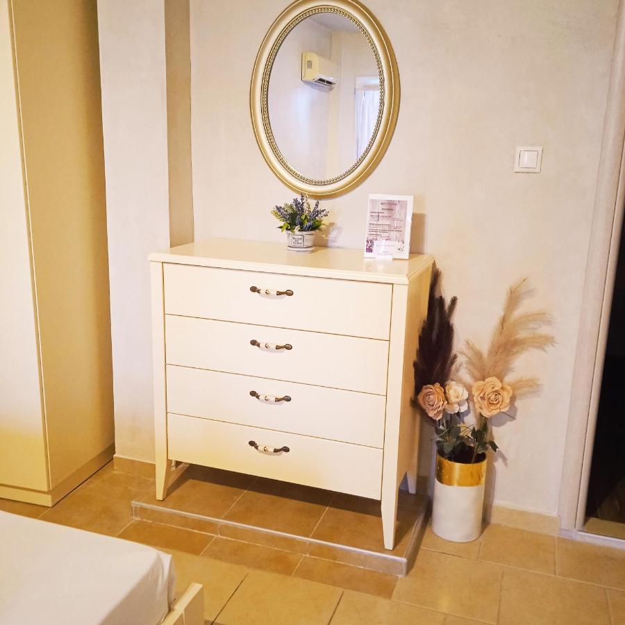 Nefelis Apartment